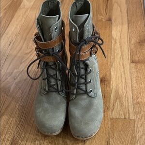 Swedish Hasbeens sz 6.5 EU 37 Green Leather Lace Up Buckle Boots Clog great cond